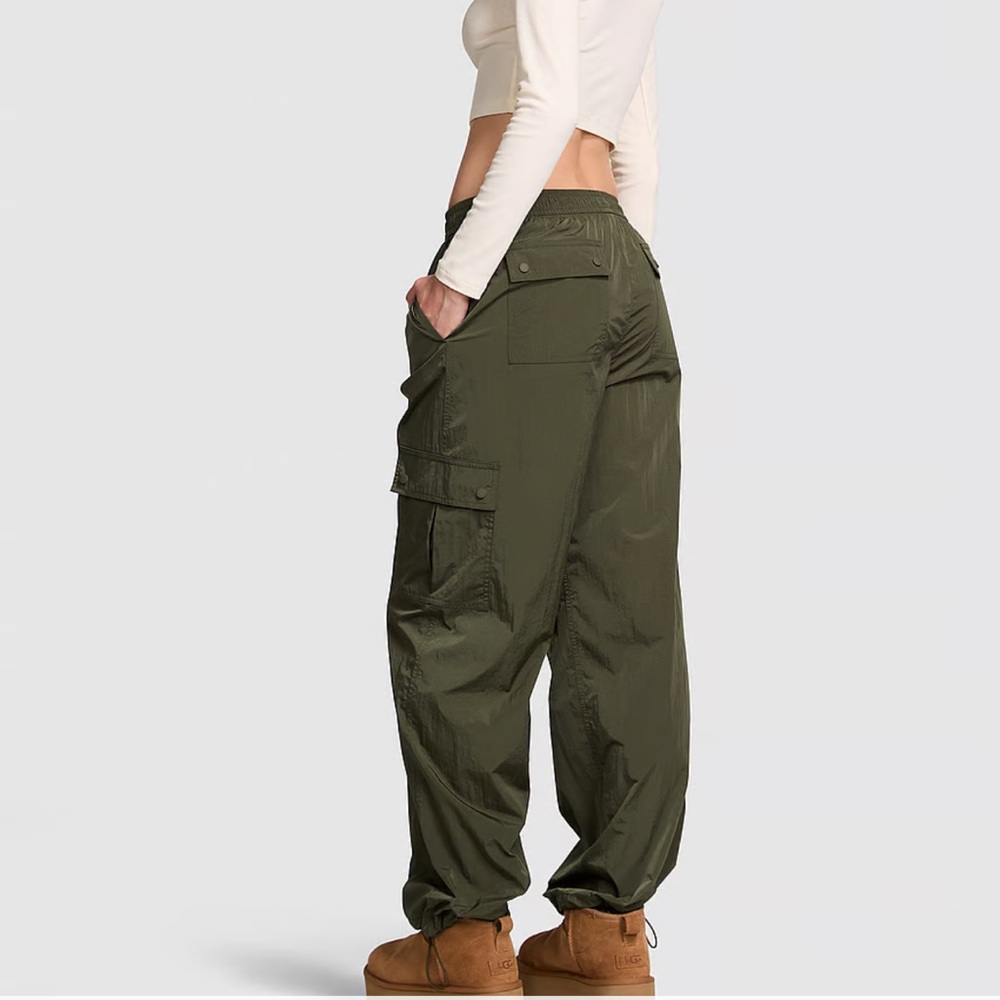 VS PINK Parachute Cargo Pants / X-Large / Olive Green